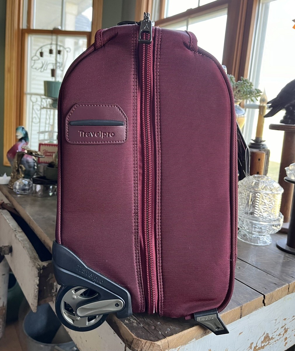 週末値下げTravelpro Crew10 Rolling Tote TravelPro Crew 10 Rolling Tote Suitcase – Portmantos