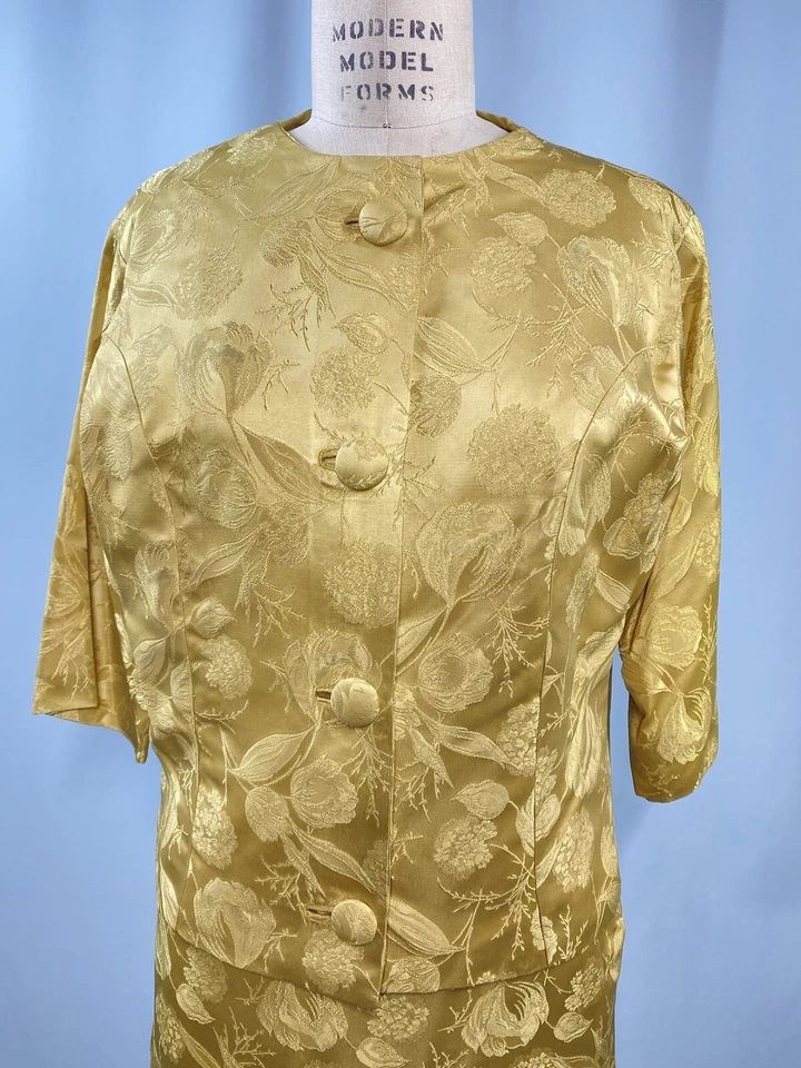Vintage Women Skirt Suit SIZE MEDIUM yellow gold jacquard 60s sheath pencil - Image 4 of 4