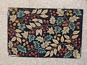 Vtg-Hand-HOOKED-RUG-Wool-Primitive-AREA-Throw-24X36-Leaf-amp-BERRY-amp-Leaf-Design