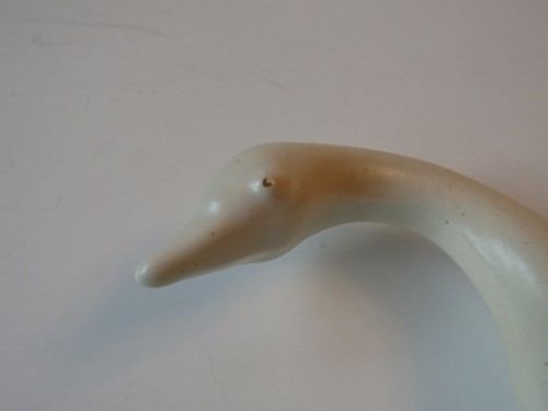 2 Vintage Haeger Pottery Ivory Swan Figurines 2.5" and 3.5" Tall  - Picture 11 of 12