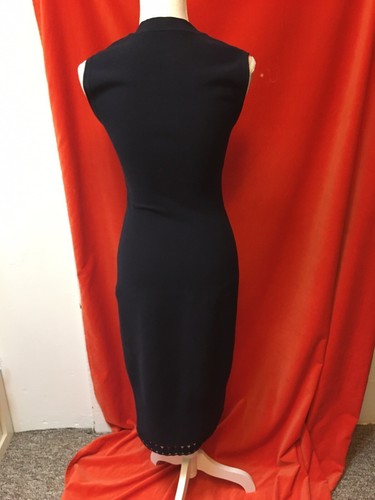 Alaia ärmelloses Strick Bodycon Laser Cut Midikleid schwarz Gr. 42 - Bild 6 von 10