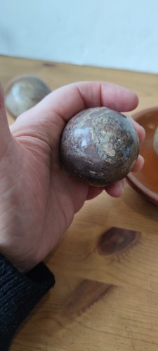 Set of 4 Agate Crystal Spheres in a Wooden Dish - Decor/Prop - Imagen 15 de 17