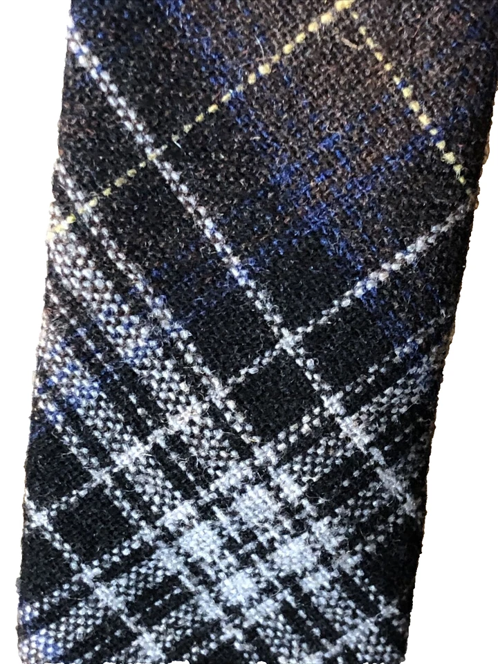 Corbata ajustada a cuadros Tommy Hilfiger para hombre mezcla de lana 60" L X 2" W Foto 3 de 4