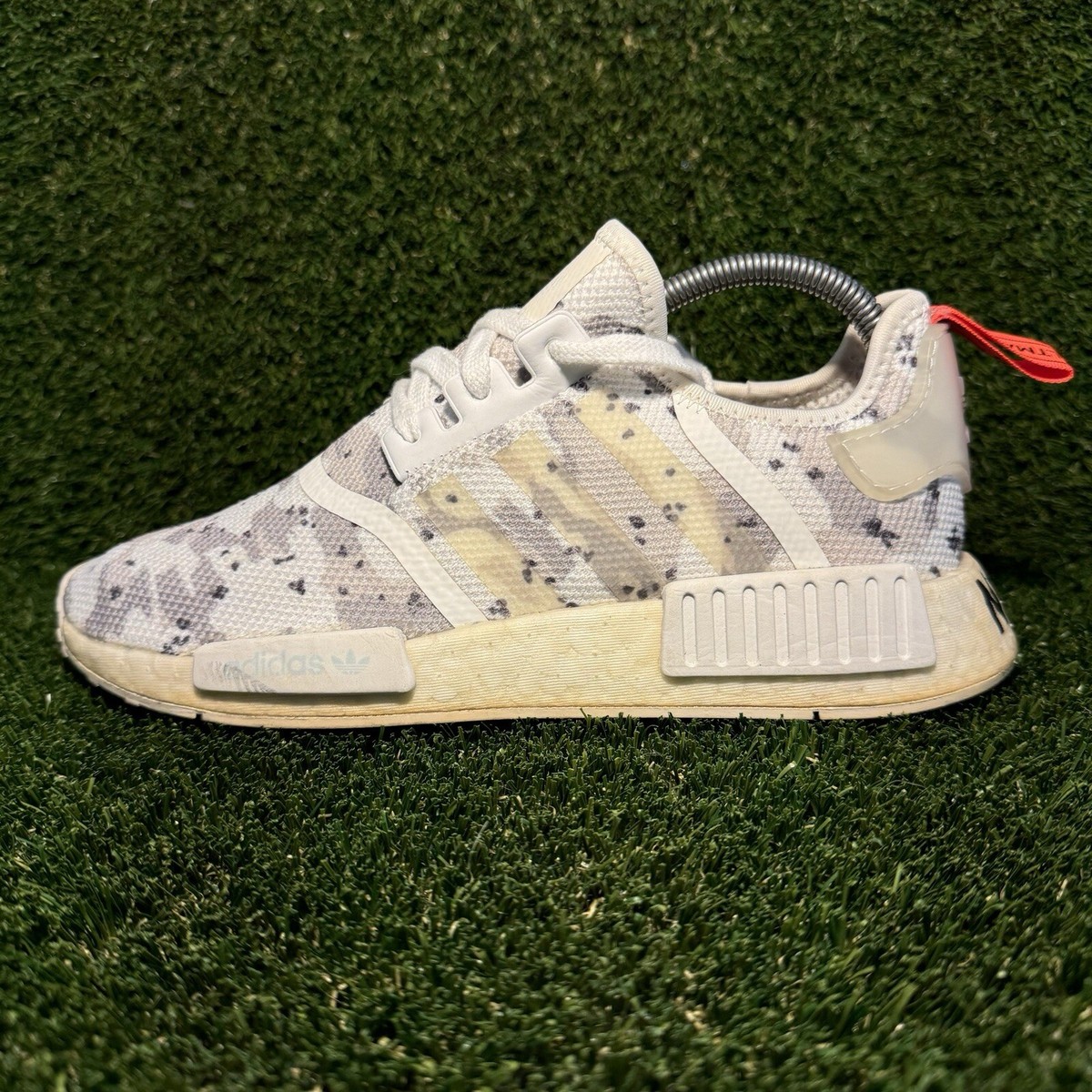 Size adidas NMD_R1 Camo Pack White W