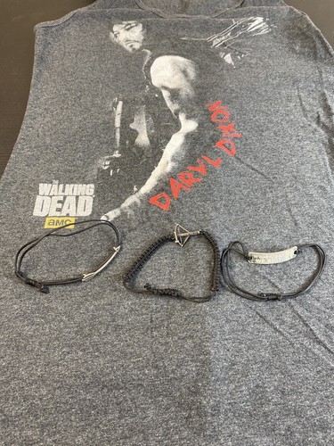 Top sin mangas gráfico AMC Walking Dead Daryl Juniors XL Racerback gris con 3 pulseras - Imagen 9 de 12