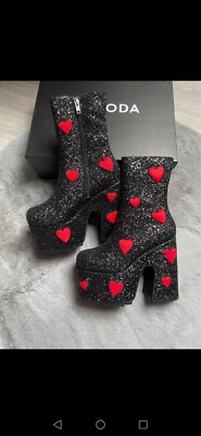 Herzchen Plateau - Stiefel in 38 von La Moda