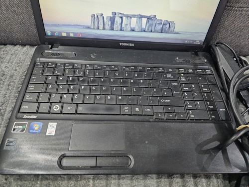 J664 Toshiba C650D-12C Win 10 15.6" Laptop AMD V120 2.20ghz 3gb Ram 128gb Ssd - Picture 3 of 12