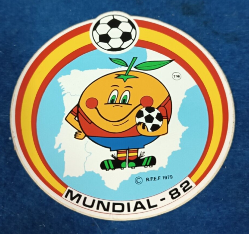 VINTAGE FIFA SPAIN 1982 WORLD SOCCER CUP NARANJITO MASCOT STICKER Nº2 - Bild 1 von 2