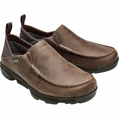olukai waterproof shoes