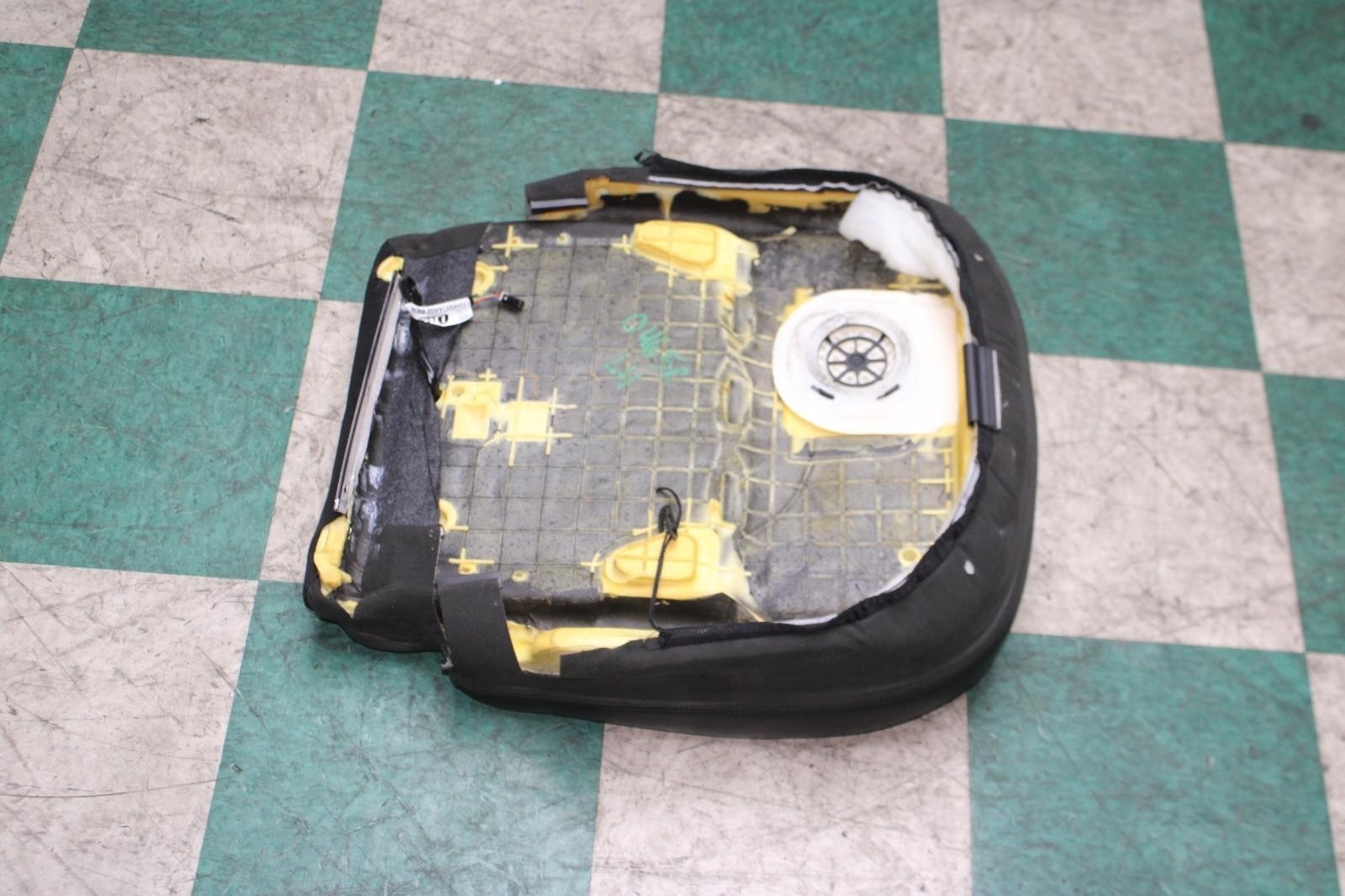 14-17 Quattroporte Nero Black Leather Front Driver LH LF Seat Lower Cushion Pad