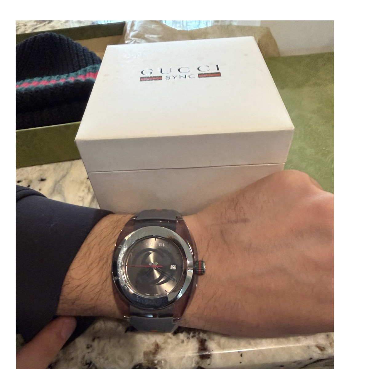 Gucci Sync Men's Analog Wristwatch Gray Rubber Band Date Indicator