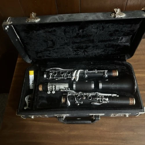 Selmer USA Signet Soloist Wood Clarinet original Case Pads Very Good Condition