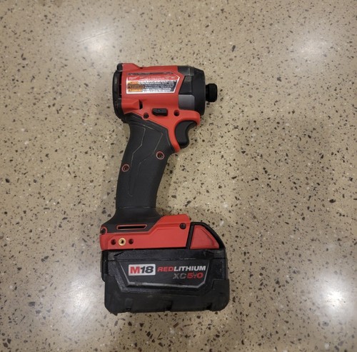 Milwaukee 2953-22 M18 Fuel Impact Driver Kit Dewalt Klein Tools Makita Greenlee - Imagen 3 de 7