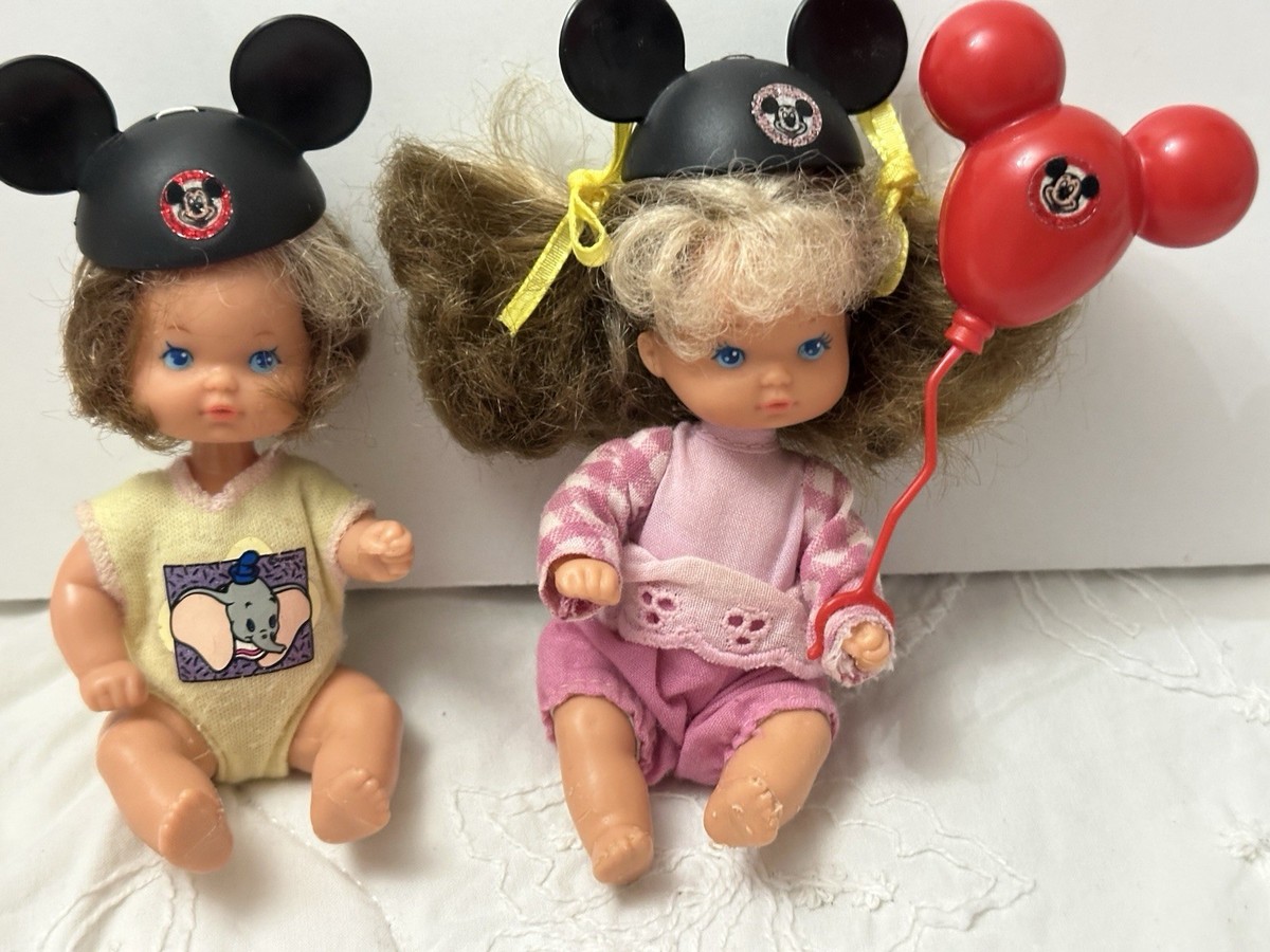Heart Family Visits Disneyland & Kids on Parade 6 Dolls