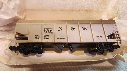 Arnold Rapido - Spur N - N&W Covered Hopper Car #52364 #403 | Zustand: New