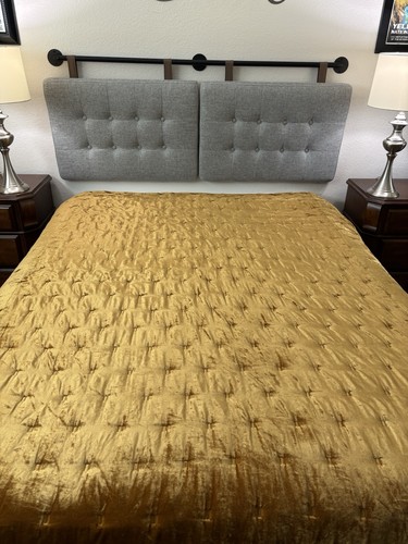 West Elm Crushed Velvet Tufted Queen Comforter Gold Reversible READ