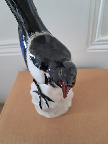 Lomonosov U.S.S.R. Russian Porcelain - Hand Painted Magpie Bird Figure - Picture 17 of 17