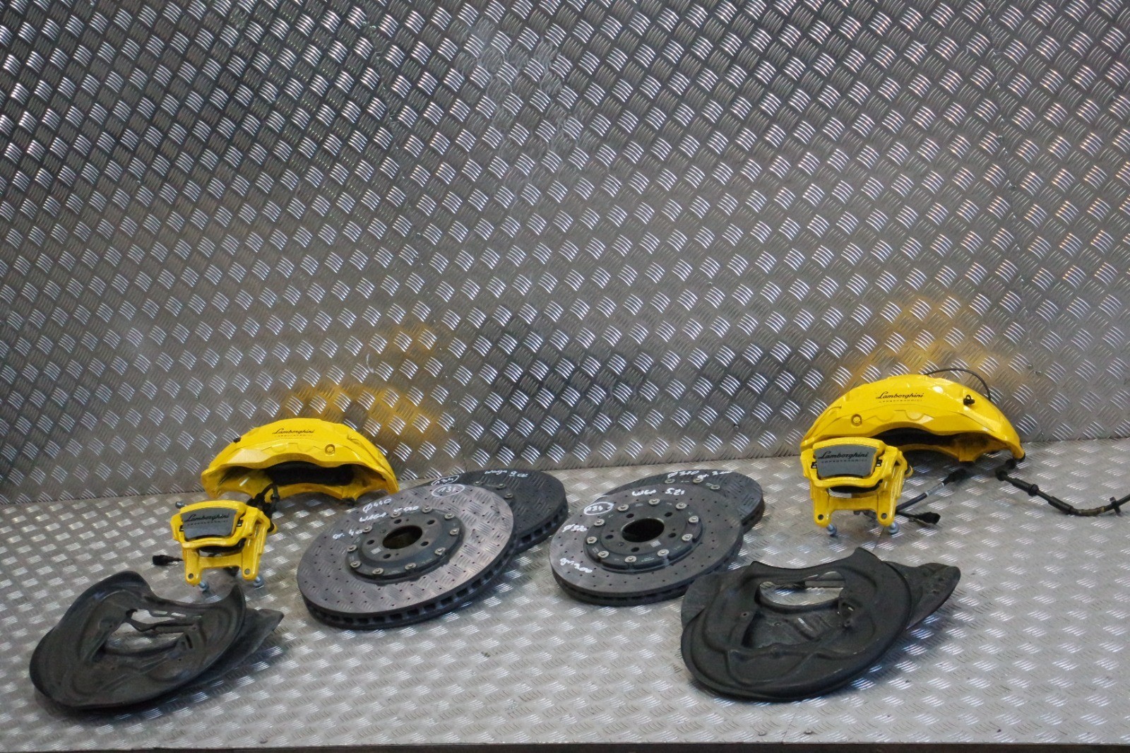 2022 LAMBORGHINI URUS S CARBON CERAMIC BRAKE SET ROTORS CALIPERS 18k miles OEM