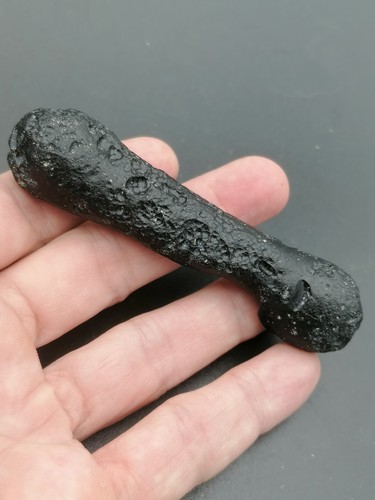 Carillon angelo Tektite indocinite manubrio 48,91 g / 9,5 cm vetro impatto meteorite - Foto 15 di 19