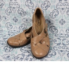 Clarks Womens Tan Leather Mary Jane Cutout Flat Shoes Low Wedge Size 6.5 M