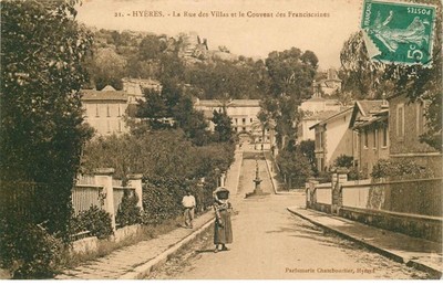 VAR HYERES la rue des villas et le convent