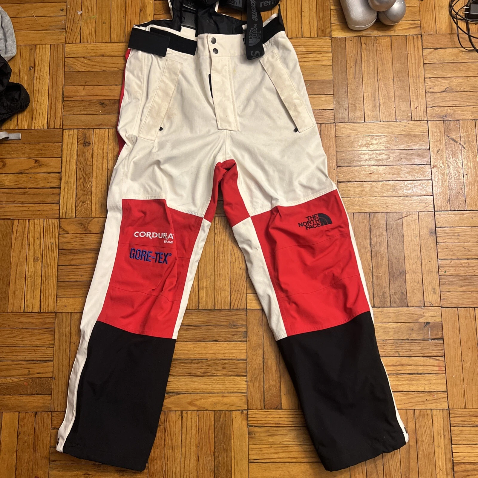 Bavoir salopette Supreme North Face Gore Tex Cordura   Taille S   Rouge/blanc/noir 