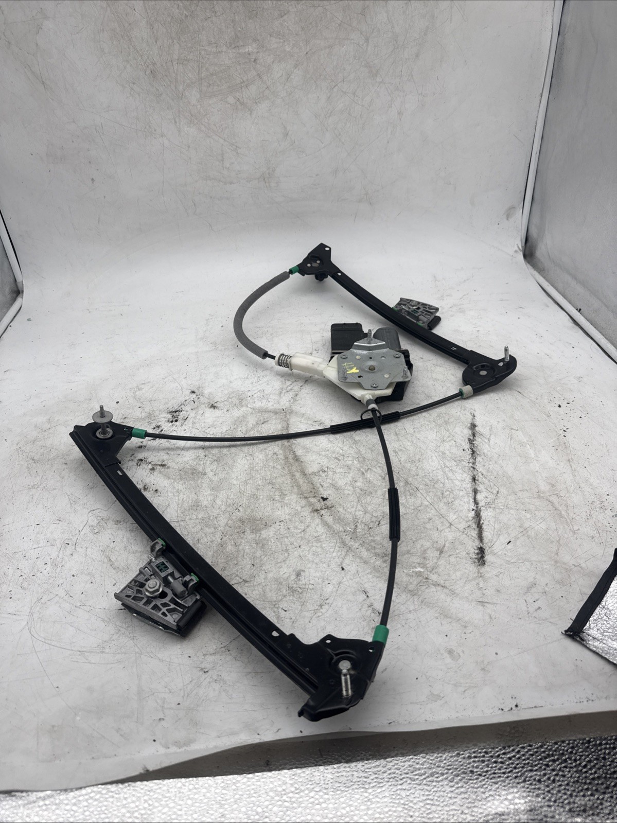 Chevrolet Corvette 2005-2013 Front Right Power window motor