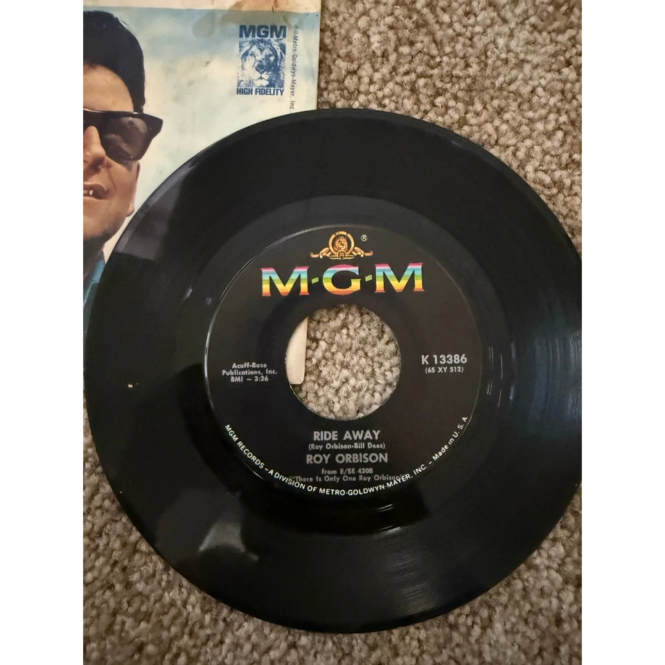 Vintage Roy Orbison 45 RPM vinyl single released by MGM Records in 1965 - Image 3 of 4