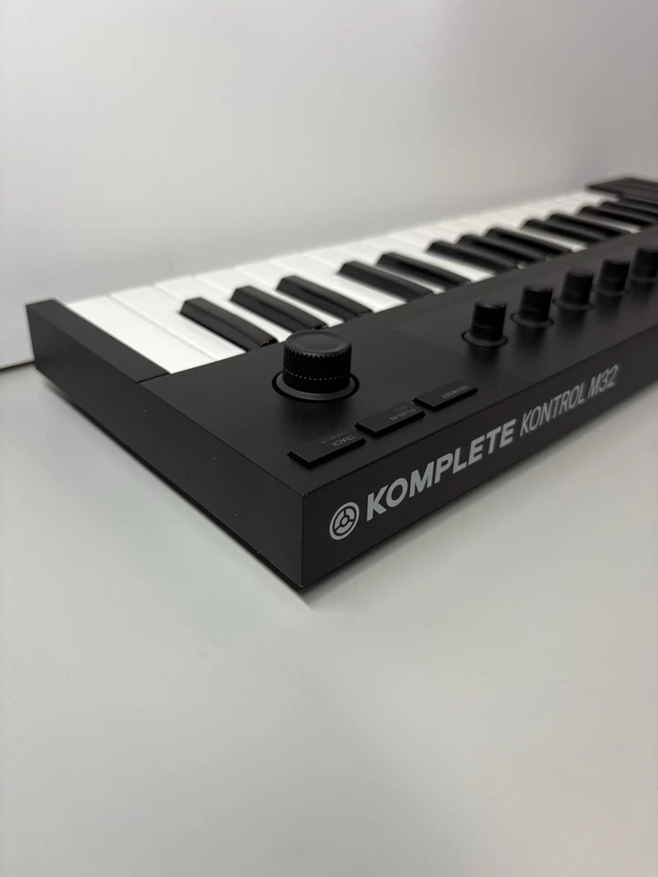 Native Instruments KOMPLETE KONTROL M32 Midi Kontrol Retour - Bild 4 von 4