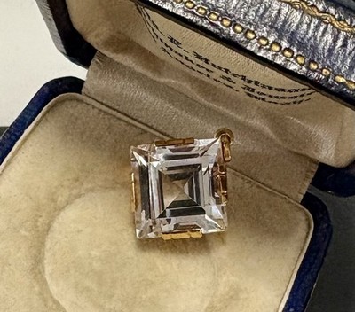 18K Y GOLD SQ. STEP CUT SOLITAIRE PENDANT COLORLESS SPINEL