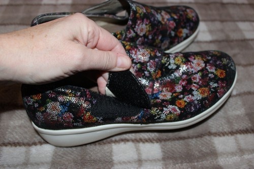 Alegria by PG Qin 689 Floral Hook & Loop Slip On Shoes Womens 10.5 Sz 41 Comfy! - Picture 7 of 9