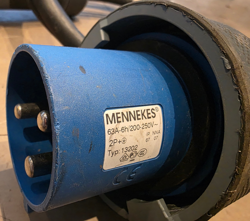 Mennekes PowerTOP Xtra 63A-6h 200-250v 2P+ Type 14202 - 1m Extension Lead - Picture 4 of 4