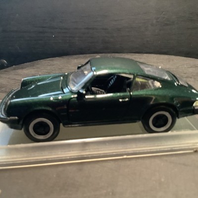 NZG 1:43 No. 261 Porsche 911 Carrera Coupe 3.2 moosgrün mtlc.TOP Zustand OVP KP2