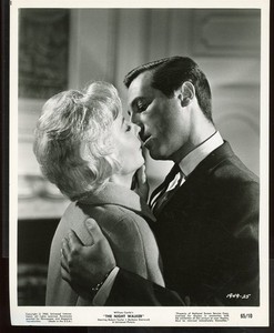 The NIGHT WALKER Original 1965 8 x 10 Still BARBARA STANWYCK The DREAM vv