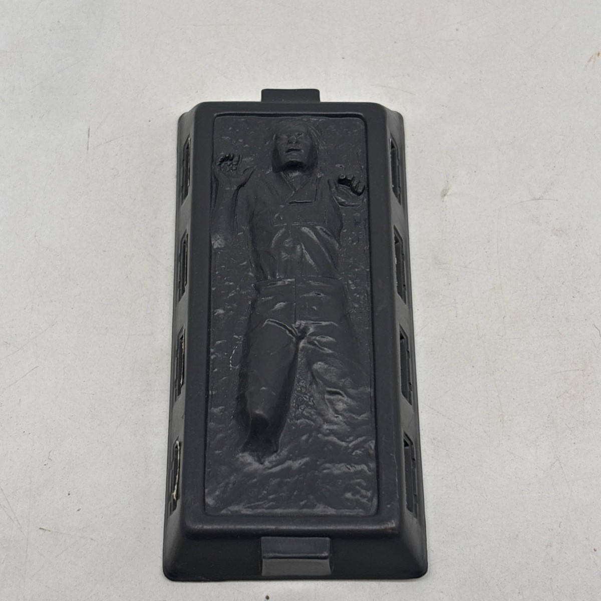 EXCLUSIVE: Star Wars (KENNER): Han Solo In Carbonite (PGM) | Figurky a