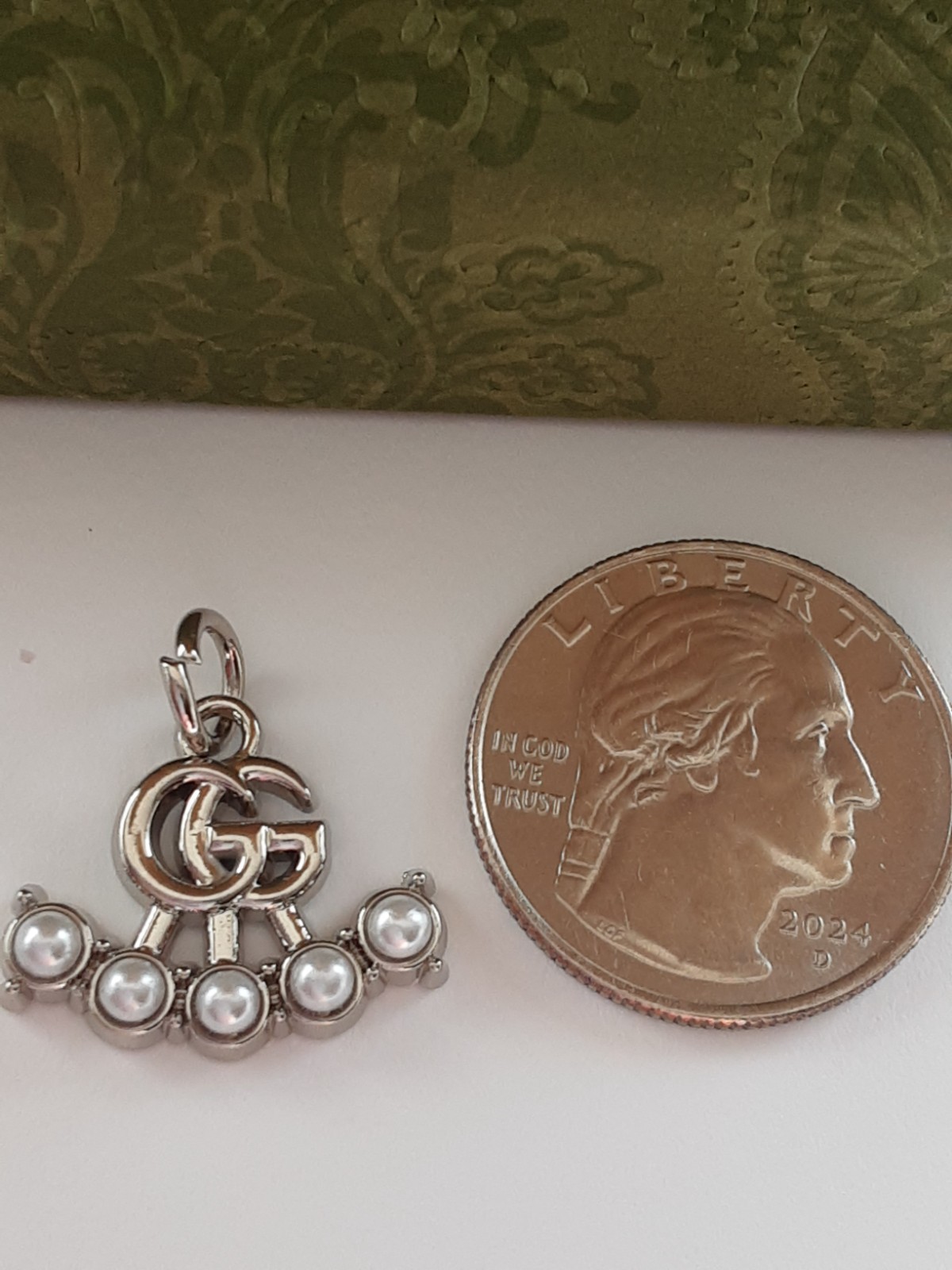 vtg Gucci Pendant silver /white zipper pull 0.6 inch Stamped