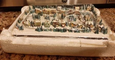 Thomas Kinkade Hawthorne Village Christmas miniature - Main Street - in box