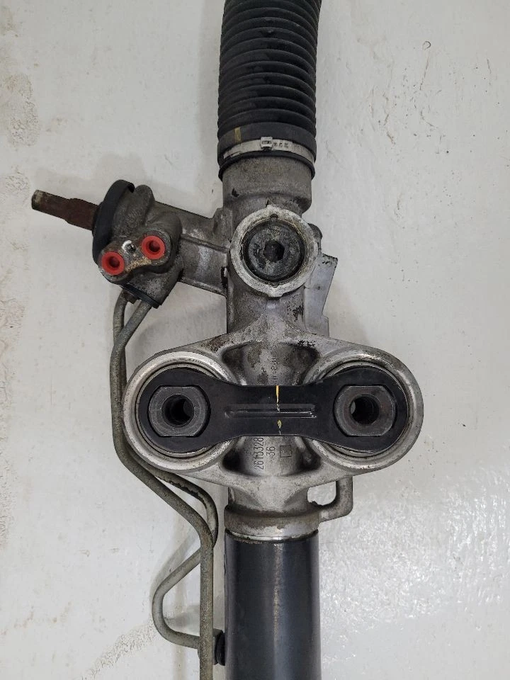 2007 - 2014  CADILLAC ESCALADE Steering Gear Rack Power Rack And Pinion  - Image 2 of 4