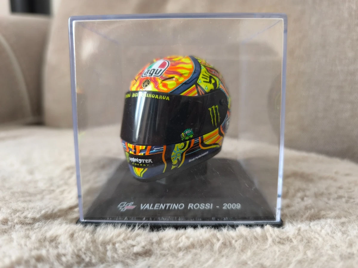 Casque Miniature Moto Valentino Rossi N°46 Saison 2008 - Échelle 1:18 - Neuf Avec Livre - Collection