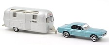 NOREV, FORD Mustang 1968 Bleu métallique avec caravane Airstream Jet-car, éch...
