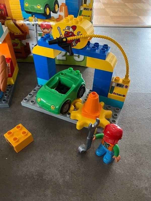 Lego Duplo Stadtviertel 10836 Werkstatt Bäcker Gemüsehändler Augenarzt Wohnung - Bild 4 von 4