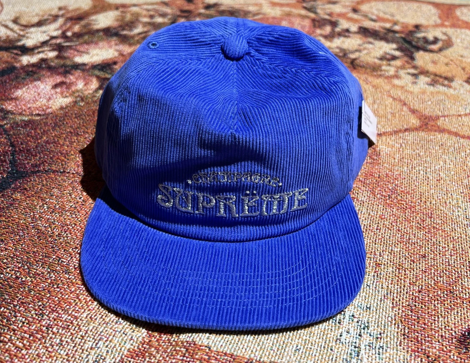 Chapeau Supreme Champagne velours côtelé 5 panneaux bleu neuf