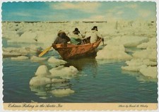 Pesca de esquimales en el hielo del Ártico, Alaska