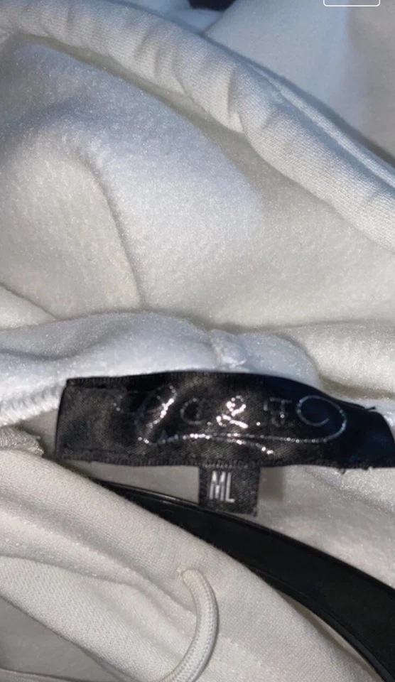 Sudadera con Capucha Blanca Talla M/L Nueva Foto 2 de 4