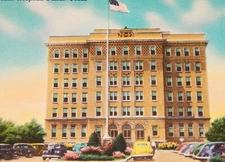 Vintage Postcard, DALLAS, TX, Front Of Methodist Hospital With 1940s Cars & Flag