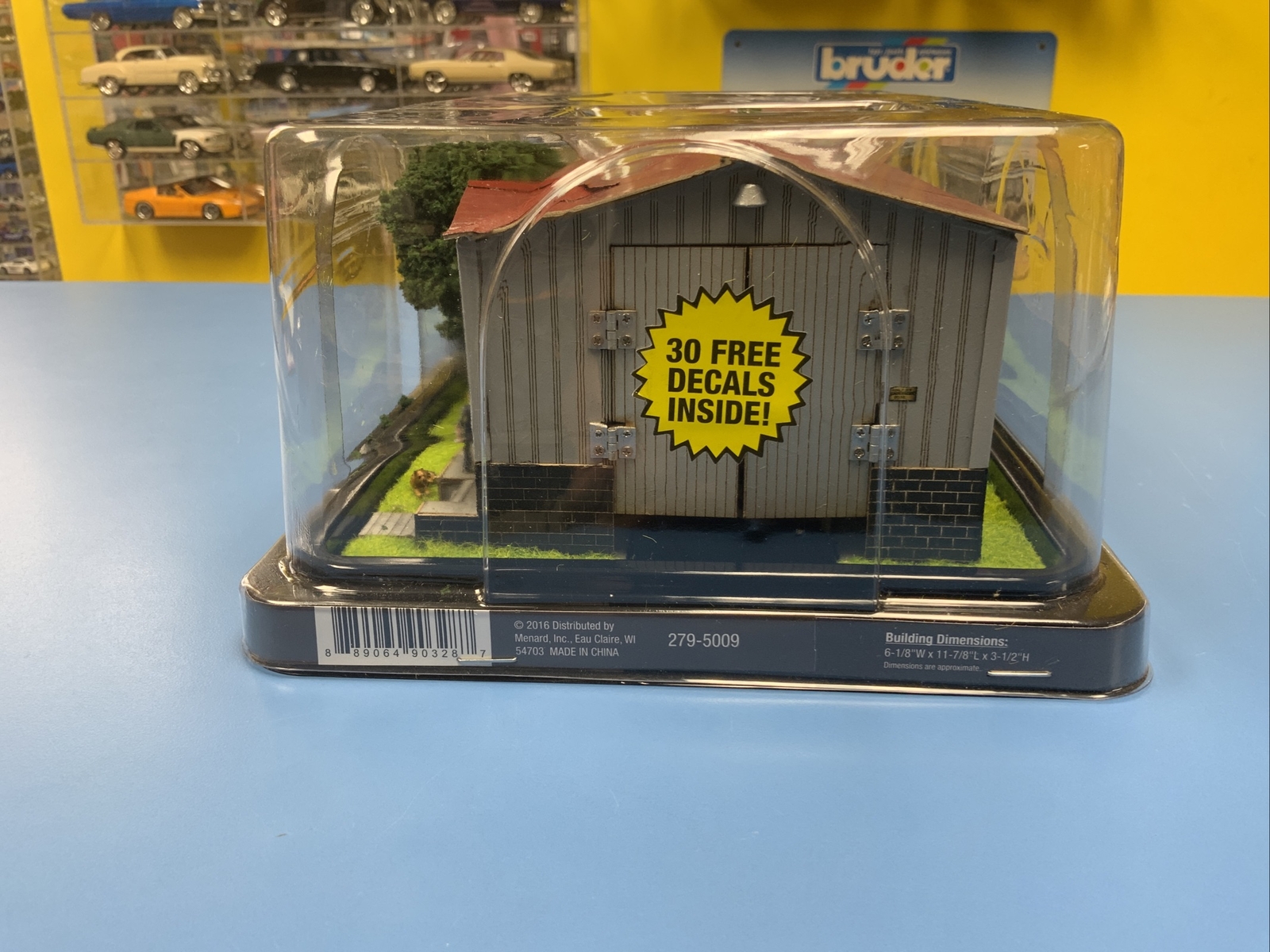 Menards HO Scale 30Sign Maintenance Shed Prelit Interior L.E.D. Yard