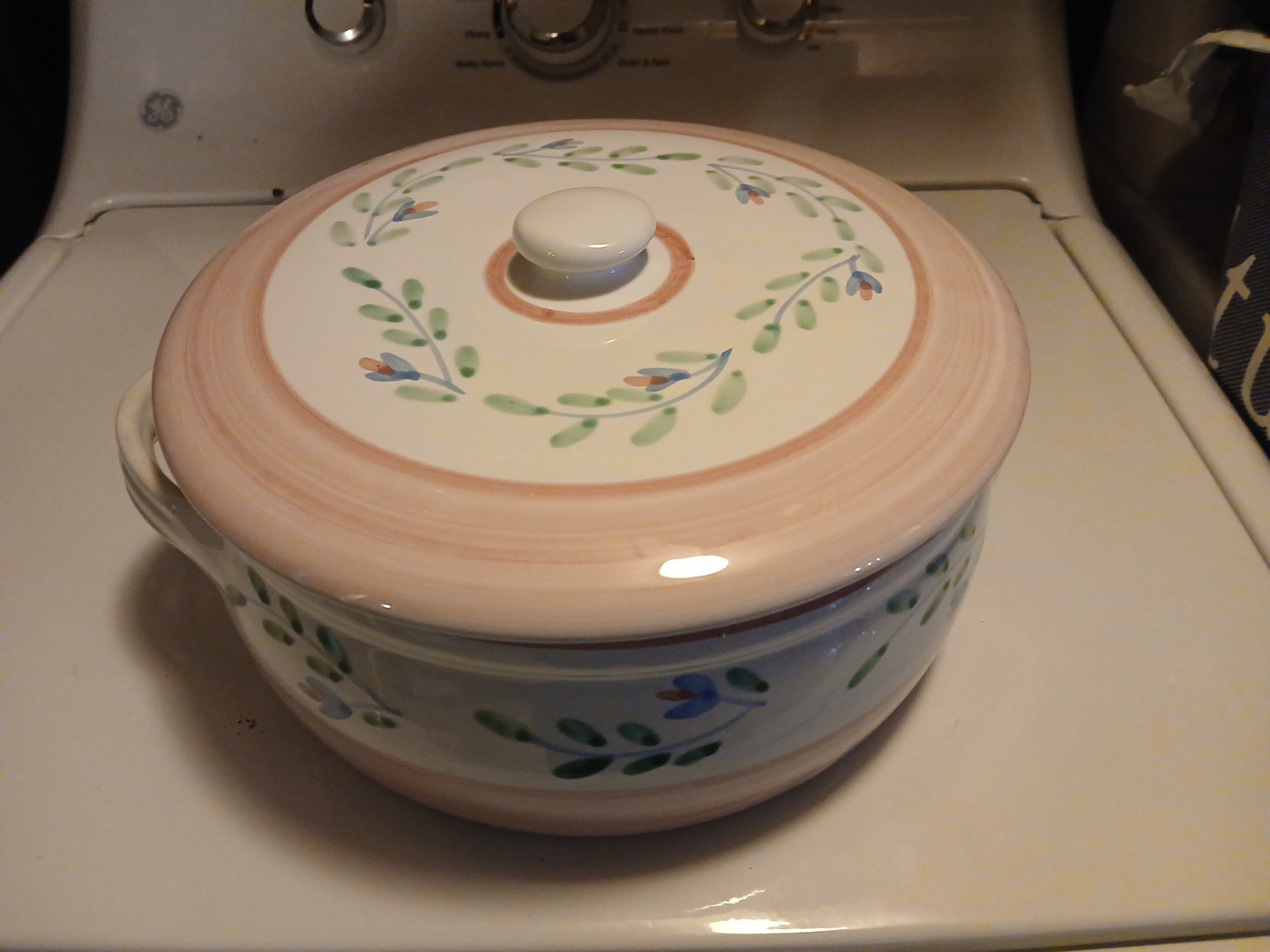 Caleca Vintage Pink Garland Casserole Dish with Handle Hand Painted, Italy