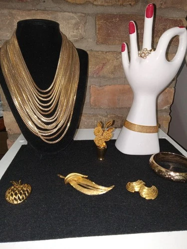 Vintage Gold Tone Jewelry Lot Brooch Necklace Earrings All Signed Trifari & more