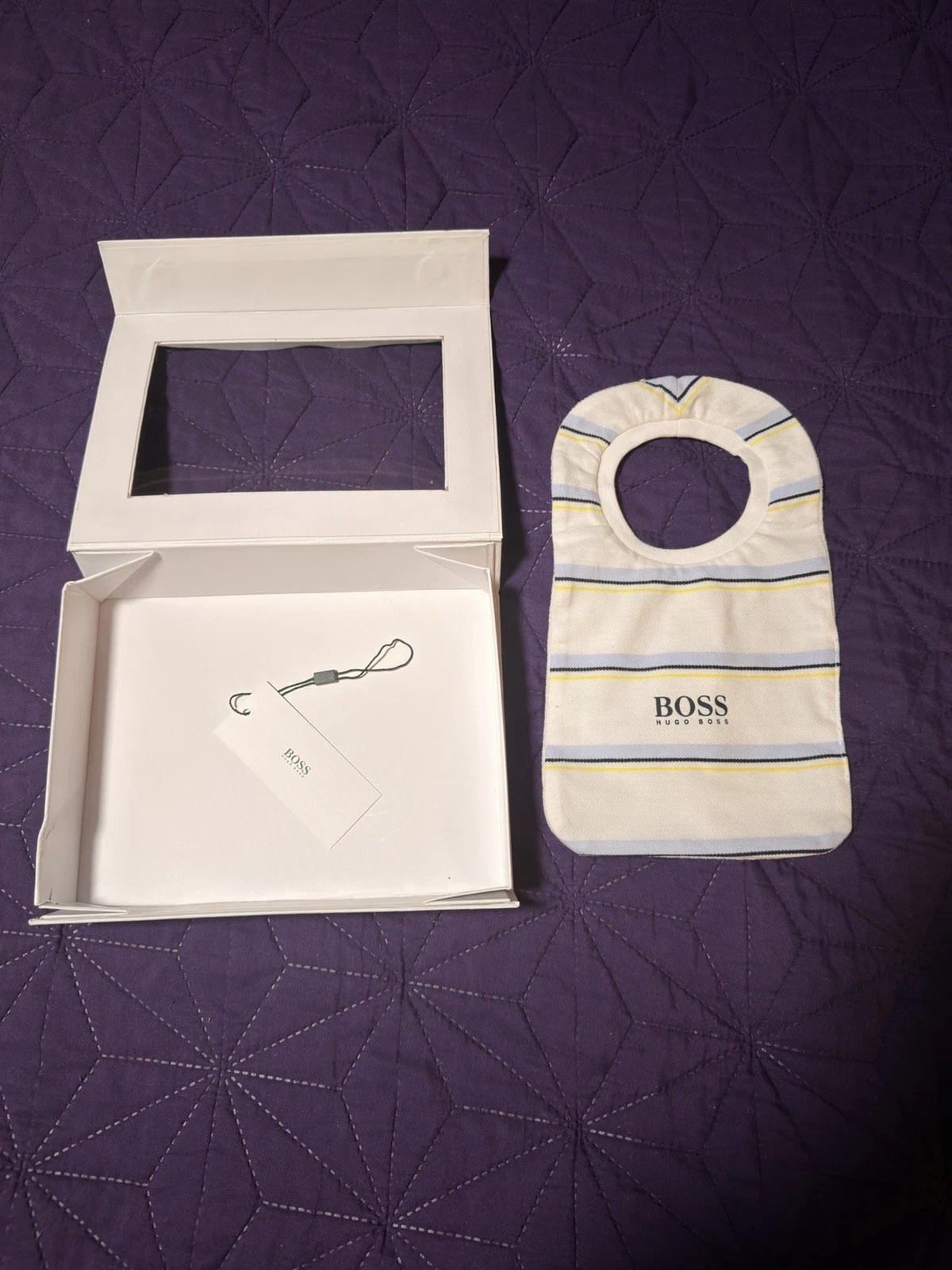 Bibs HUGO BOSS
Opens in a new window or tab