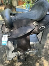 Abetta Endurance Synthetic Saddle 205105BK 16” Blemishes On Underside